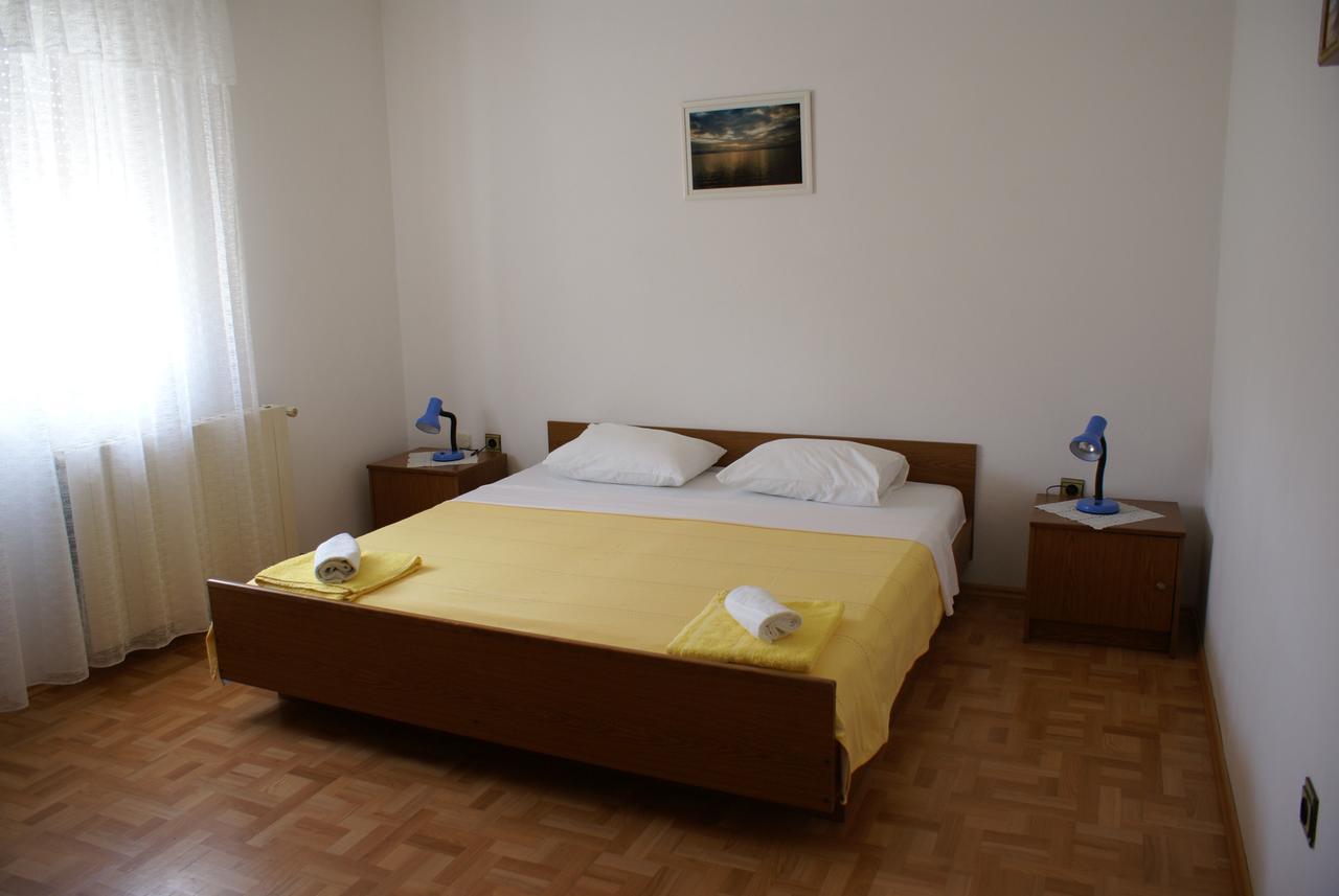 Apartments Nikola Krk Town Exterior foto