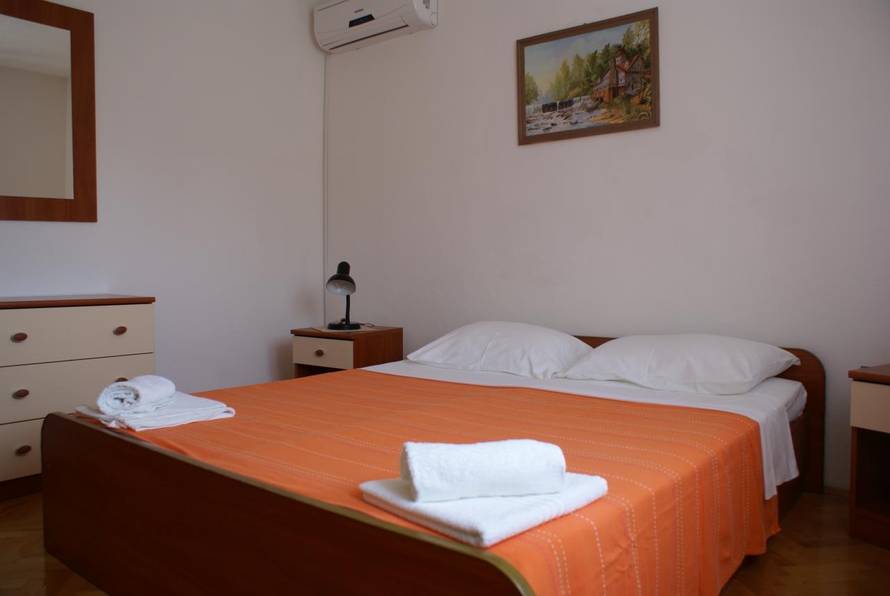 Apartments Nikola Krk Town Exterior foto